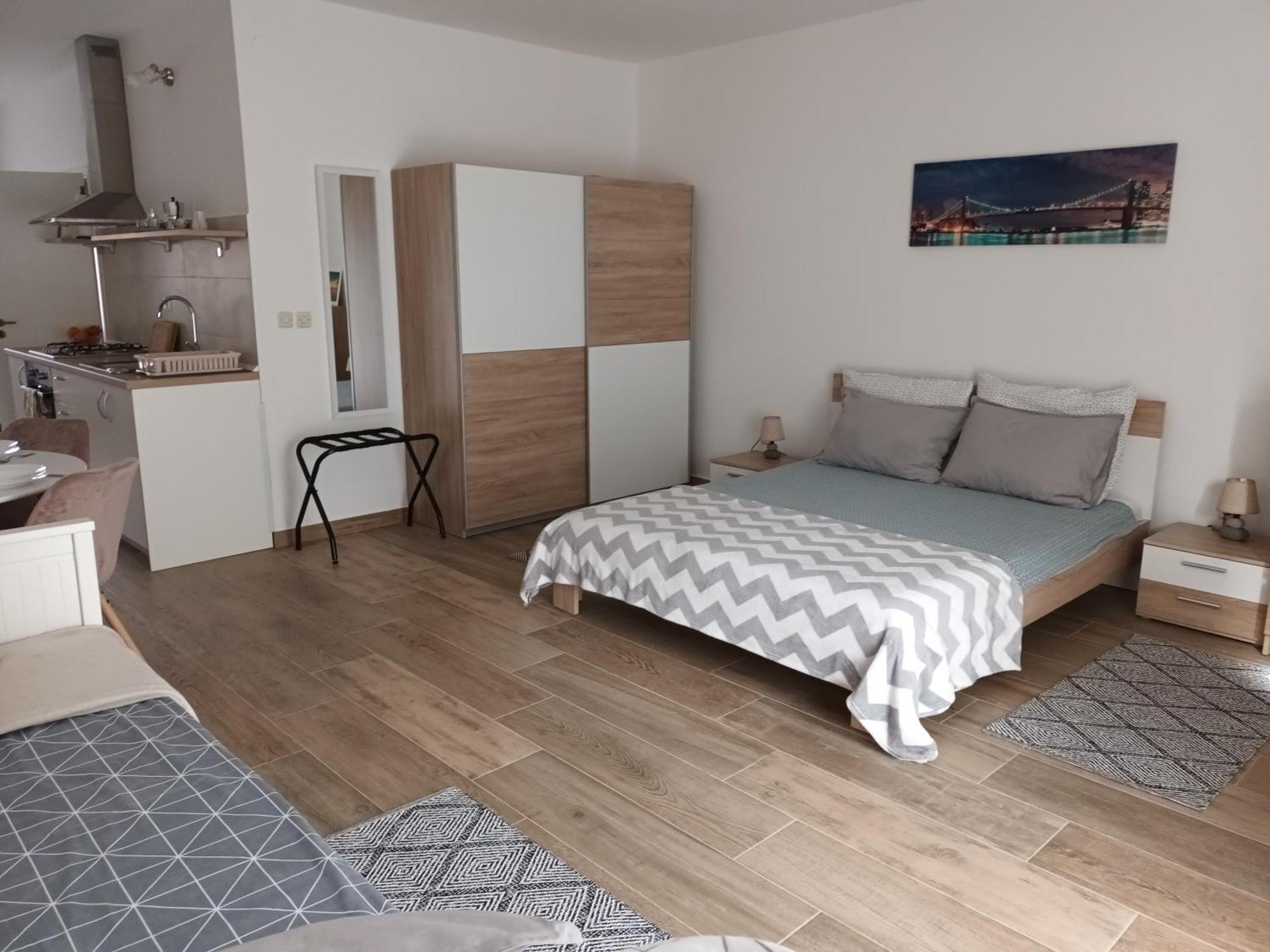 Studio Apartman Dori Pola Esterno foto