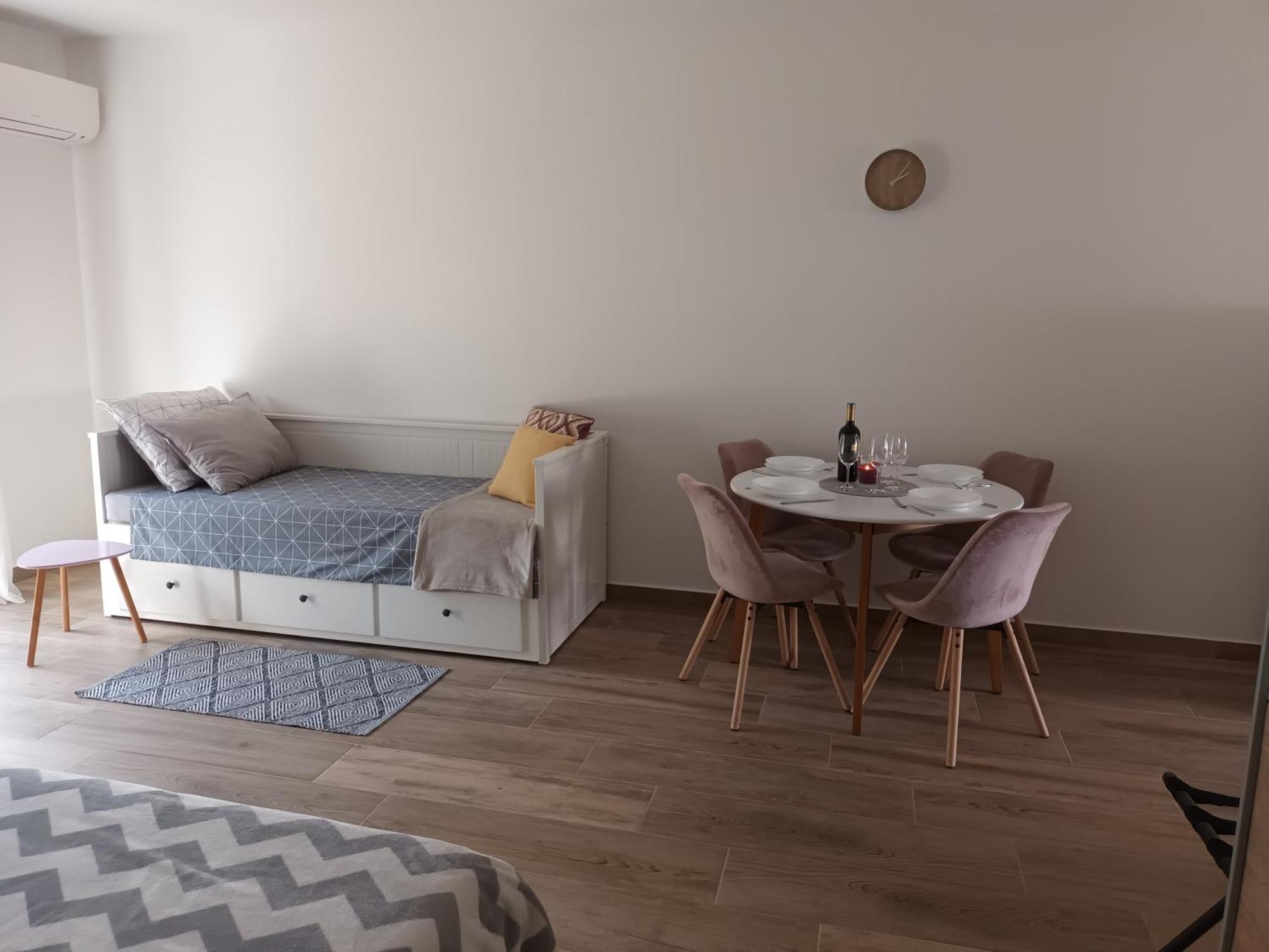 Studio Apartman Dori Pola Esterno foto